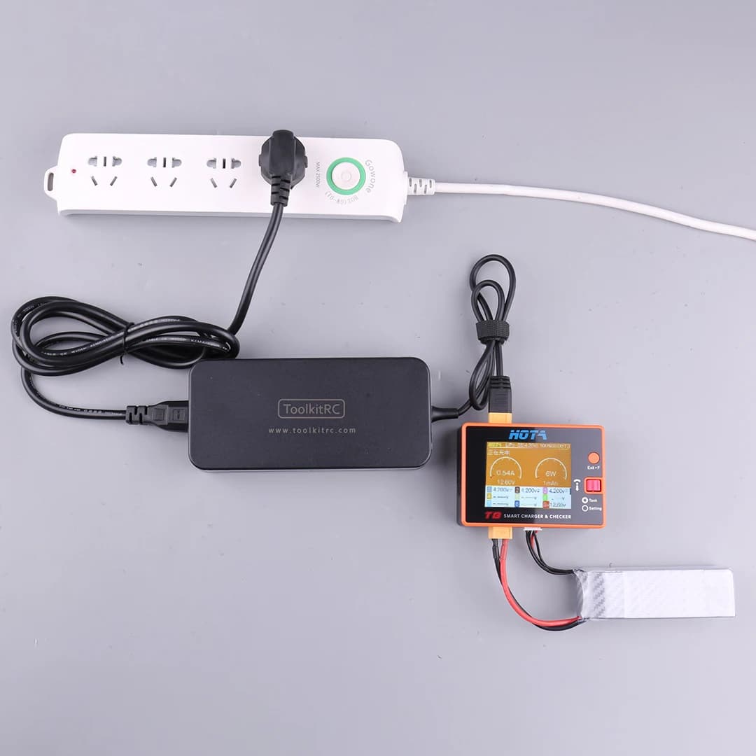 ToolkitRC ADP200 200W Power Supply Charger Adapter 19.5V 10.3A XT60 Interface Compatible with ISDT Q6 T6 T8 M6 M9